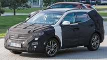 2015 Hyundai Santa Fe facelift spy photo
