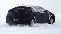2016 Hyundai Prius competitor spy photo
