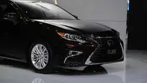 Makyajlı Lexus ES