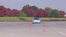 Goodyear teste la Tesla Model 3 avec des pneus sans air
