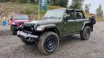 Angle avant avec badge Jeep Wrangler Willys Xtreme Recon Edition