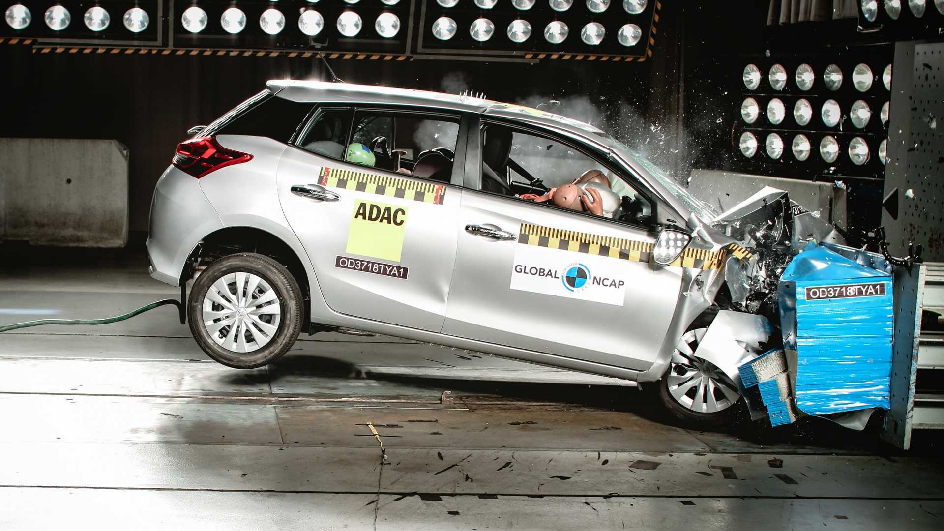 Toyota Yaris recebe 3 estrelas em teste de colisão do Global NCAP Toyota-yaris-global-ncap