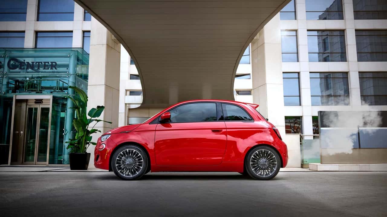 Fiat 500e edited image with tailpipe emissions
