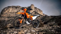 662296_MY25 KTM 390 ENDURO R R-Static- Cat B_KTM ENDURO R range