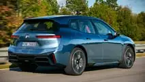 BMW iX xDrive60 (2025)
