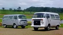 Erst Ende 2005 stellte VW seinen Boxer-Luftmotor aus und brachte den Kombi mit dem EA111 auf den Markt.