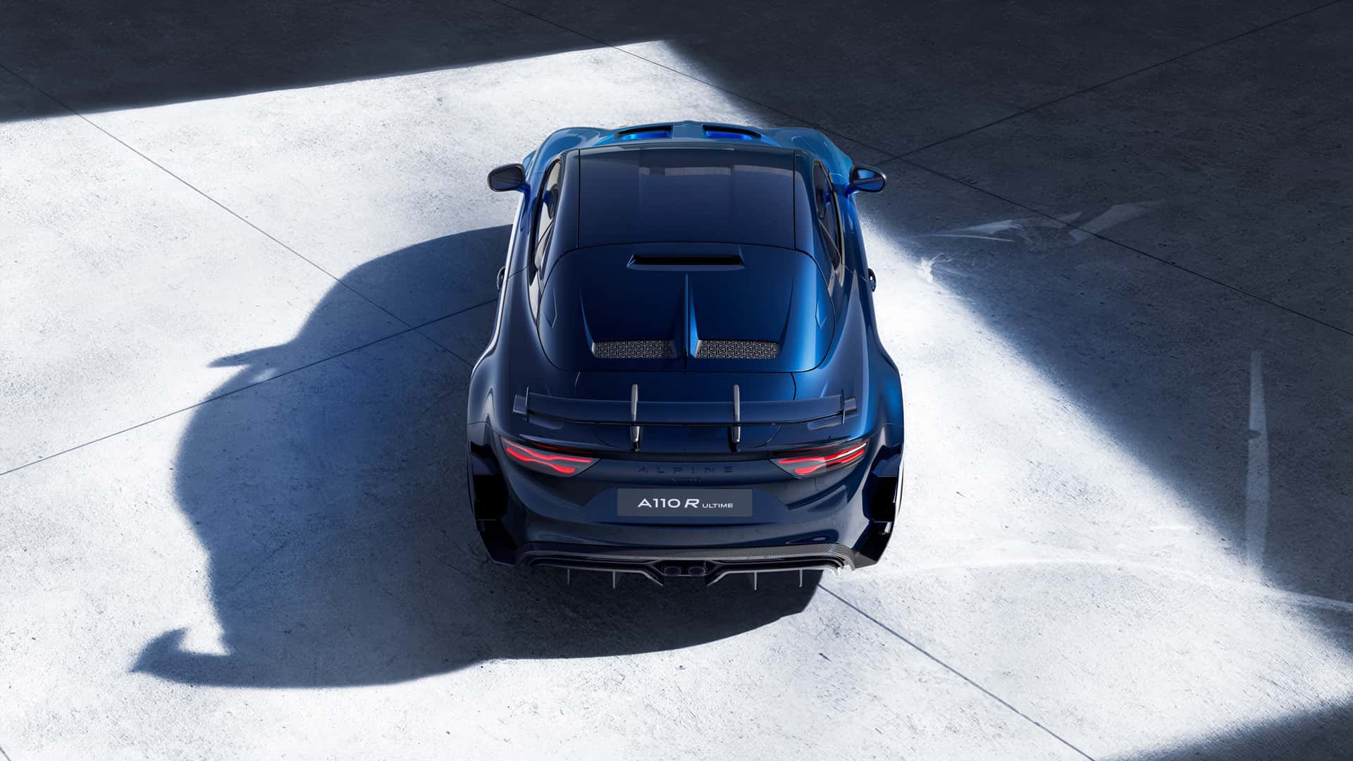 https://cdn.motor1.com/images/mgl/lE3nvw/s1/alpine-a110-r-ultime.jpg