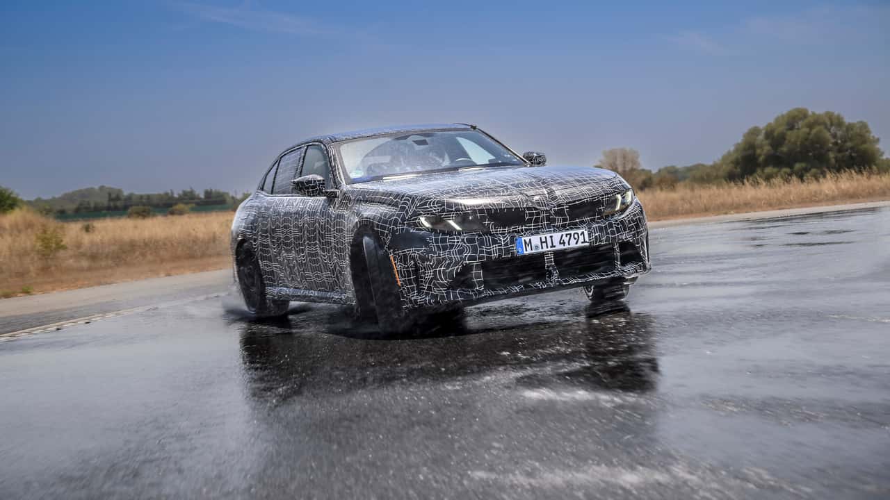 Getarnter Prototyp des M350 xDrive von BMW 3er aus dem Jahr 2027