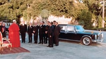 Mercedes, un secolo di Papamobile