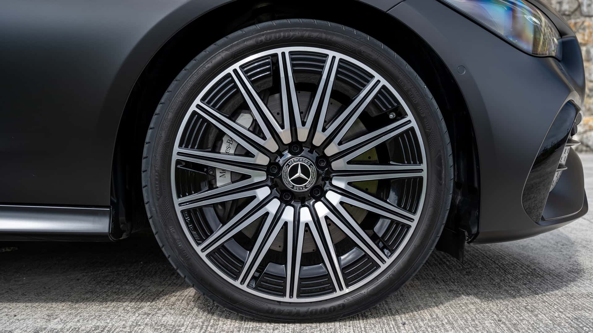 https://cdn.motor1.com/images/mgl/lE6Eel/s1/2024-mercedes-benz-cle-class-exterior-wheel.jpg