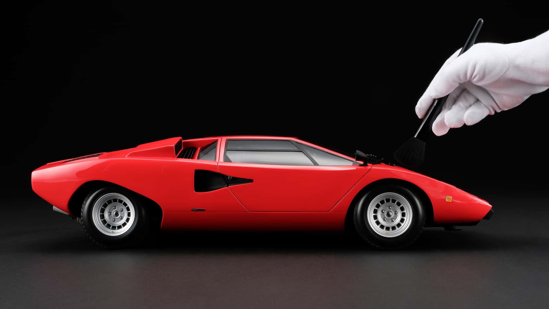 This 1:8 Scale Lamborghini Countach Costs More Than A Real Nissan