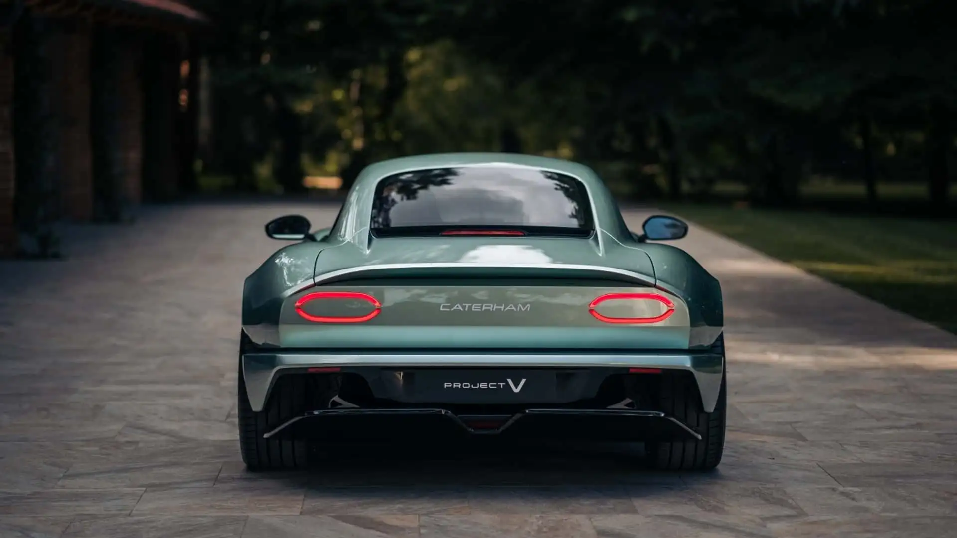 https://cdn.motor1.com/images/mgl/lE7BBW/s1/caterham-project-v-electric-coupe.webp