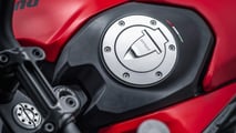 Ducati-Hypermotard-950-RVE-MY24-overview-gallery-1920x1080-06