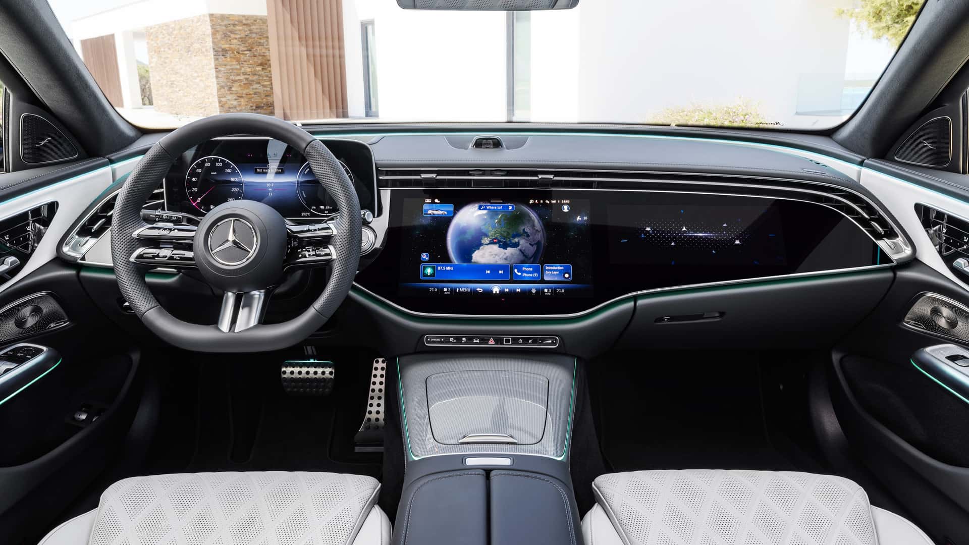 https://cdn.motor1.com/images/mgl/lE7Png/s1/2024-mercedes-e-class-estate.jpg