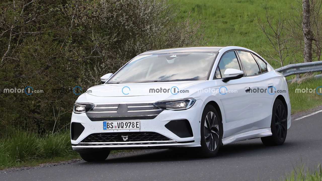 Foto spia Volkswagen Aero B del 2023
