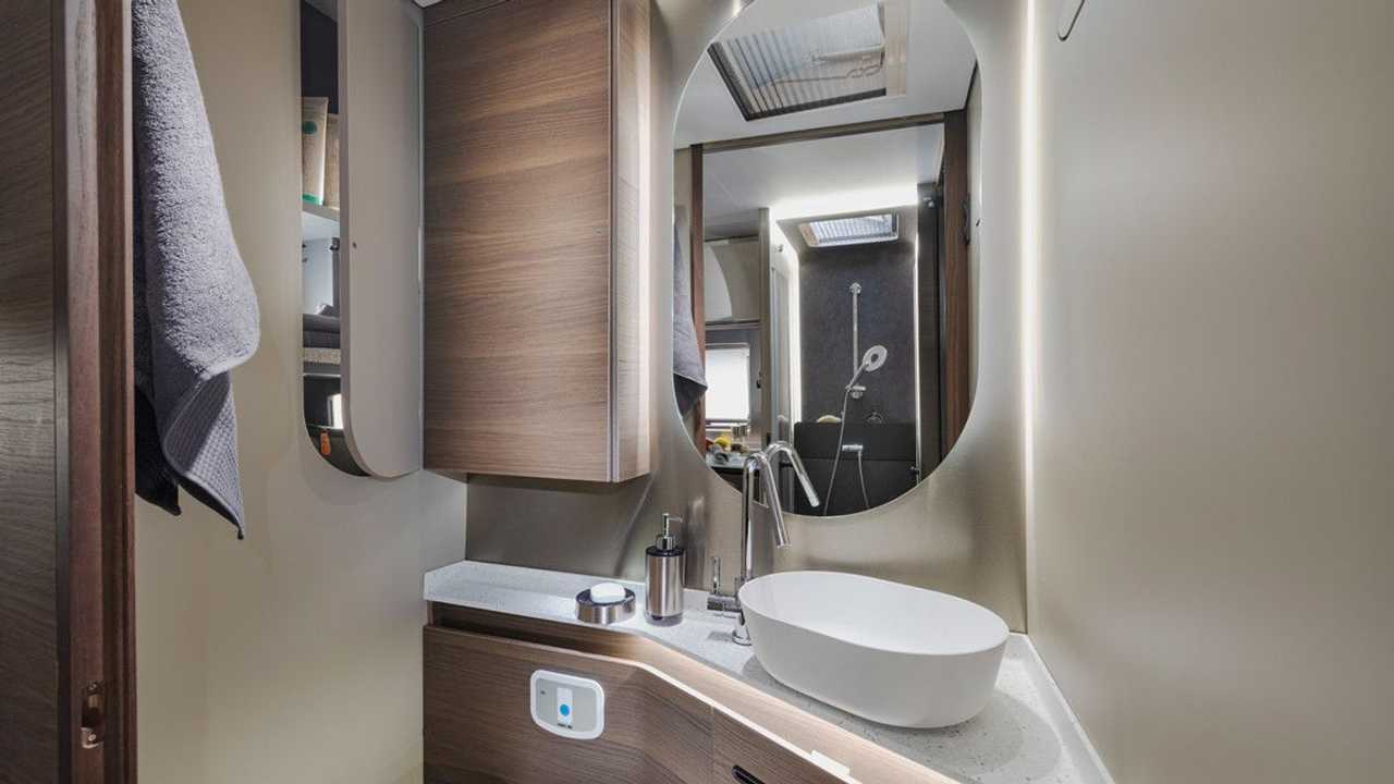 Adria Supersonic autocaravana integral