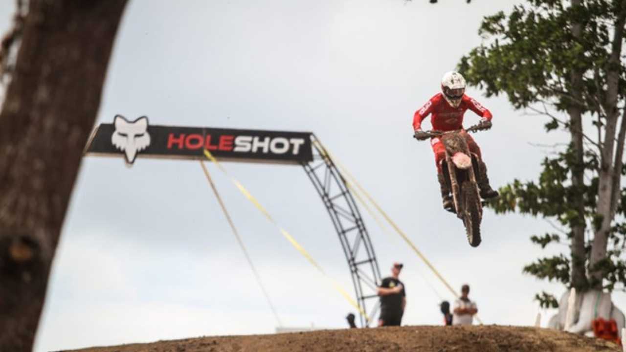 Crosser Binaan AHRT