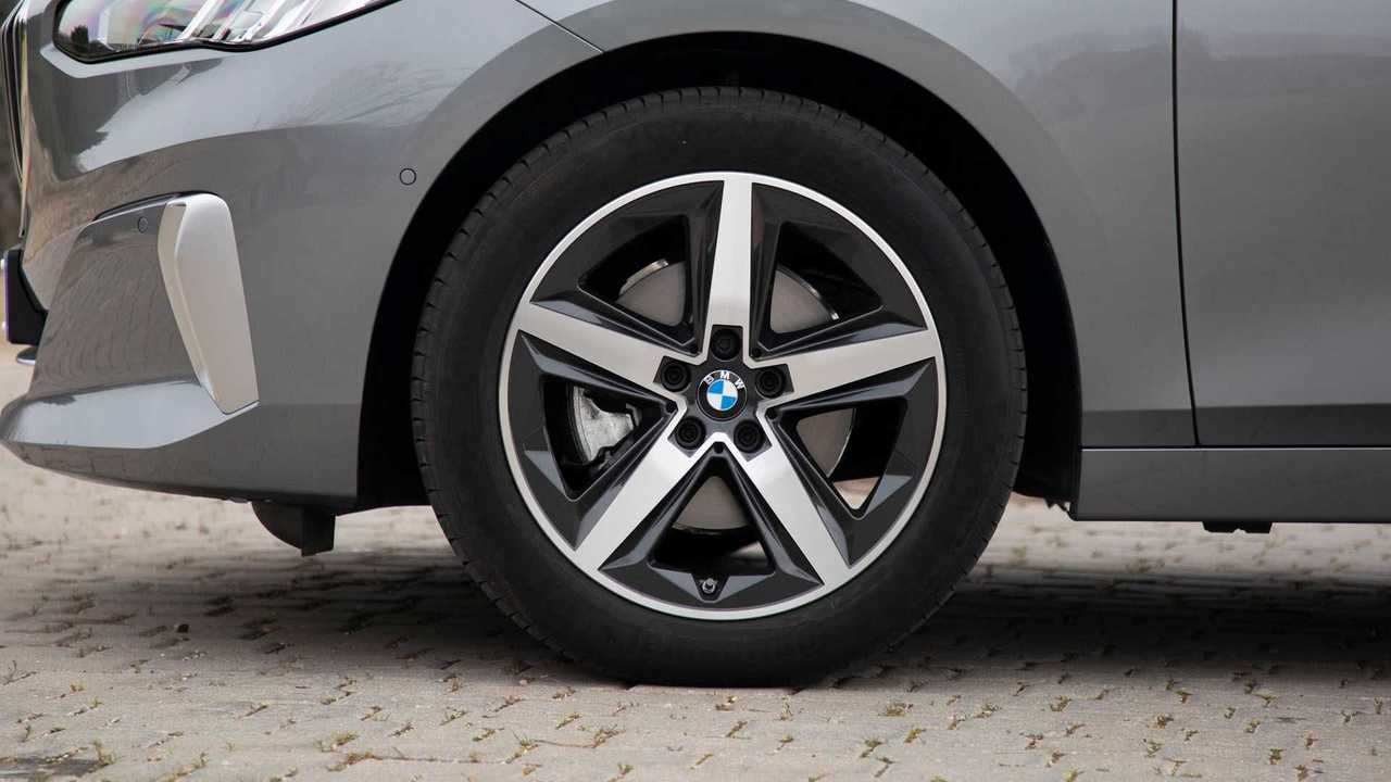 BMW 218i Active Tourer 2022 prueba en video