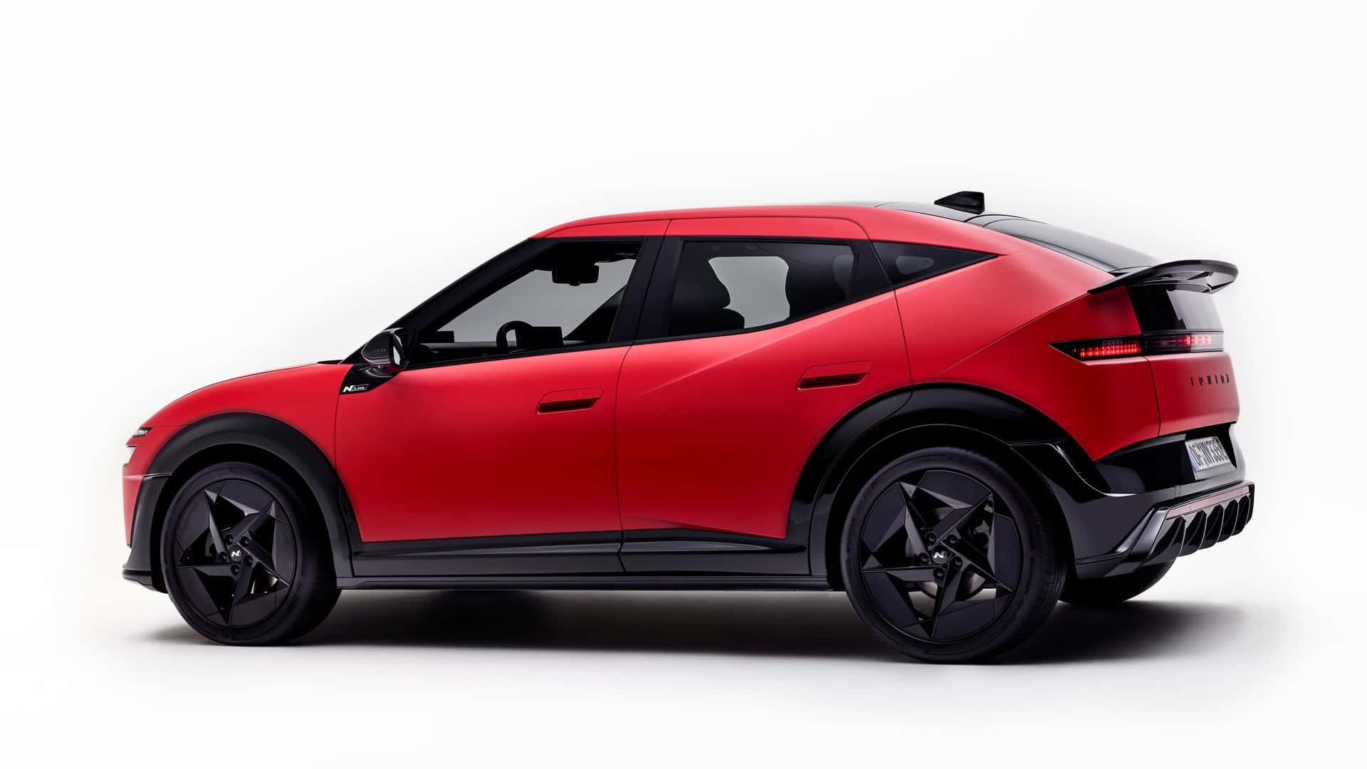 هيونداي أيونيك 3: سيارة هاتشباك كهربائية صغيرة الحجم