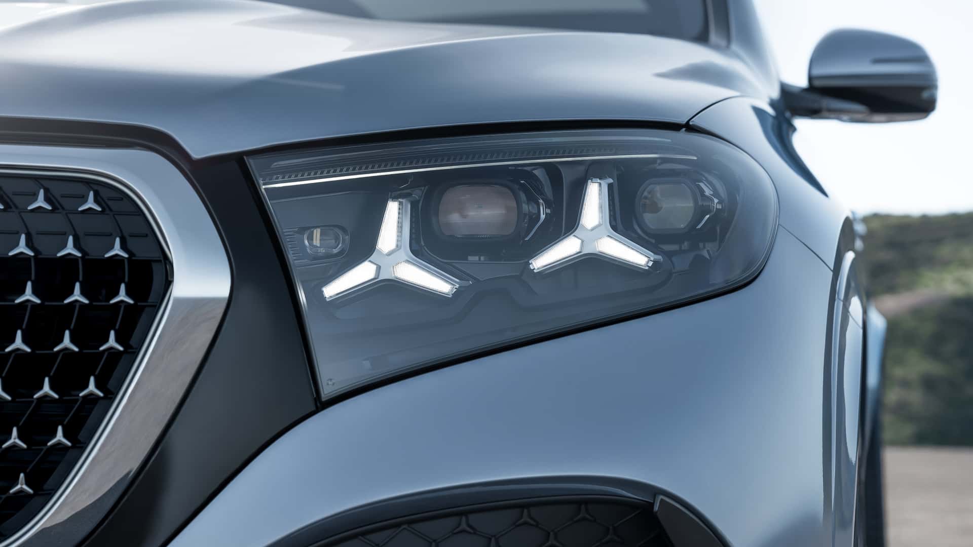 Apenas um dia após lançar versão no Brasil, Mercedes-Benz mostra novo GLE 2027