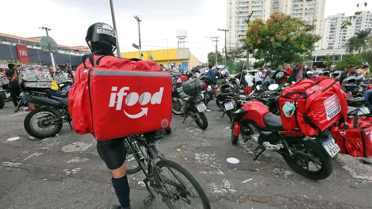 Após greve, governo derruba PL que regulamenta motoristas de app