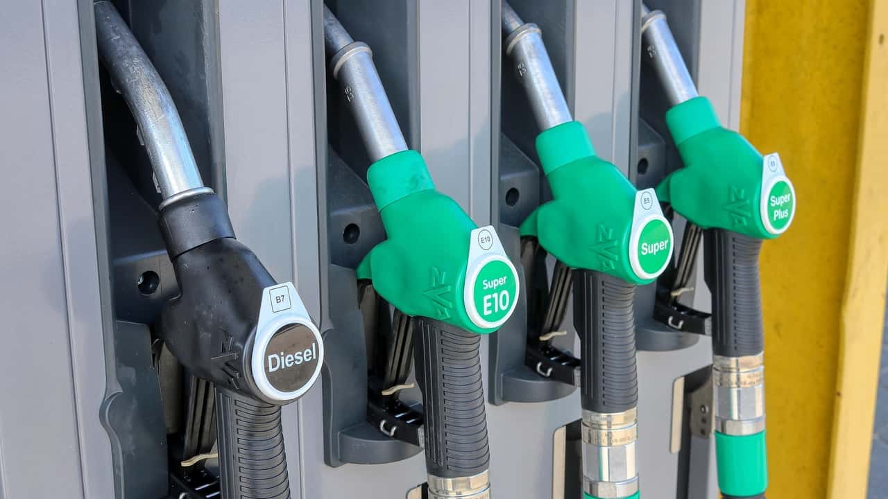 Chi decide davvero il prezzo di benzina e diesel