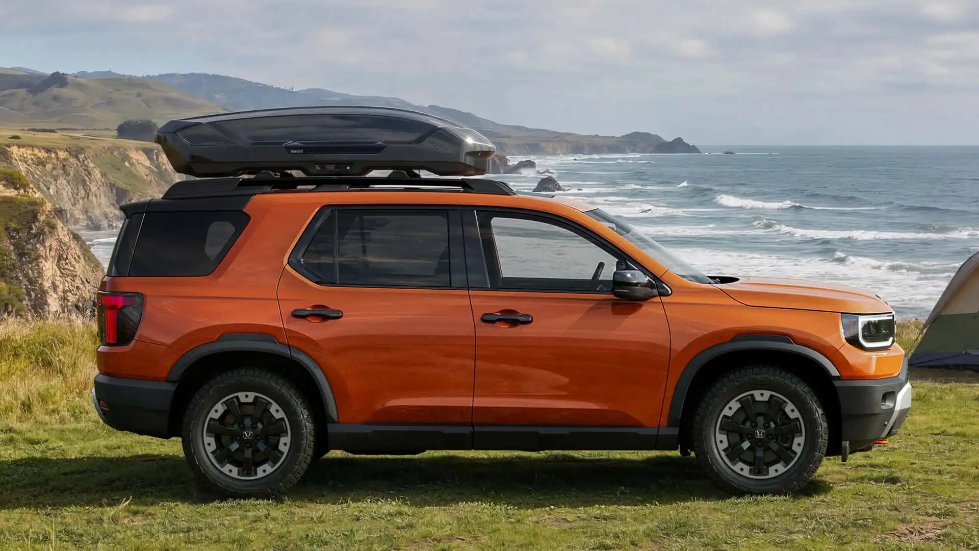 https://cdn.motor1.com/images/mgl/lEGM1w/s1/honda-partnered-accessories-2026-honda-passport-trailsport.webp