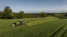 Claas Axion 8 CMATIC, motore NEF 6.7, 264-313 cv e 67 dB(A); CMATIC e MAXI CARE fino a 8 anni alzano comfort e TCO