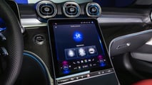 Mercedes Classe C restyling, gli interni e il bagagliaio