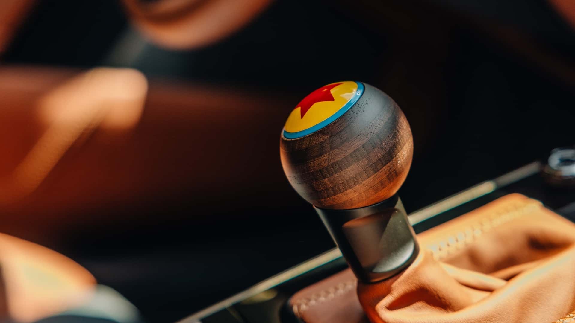 https://cdn.motor1.com/images/mgl/lEGyq1/s1/porsche-and-pixar-toy-story-collaboration.jpg