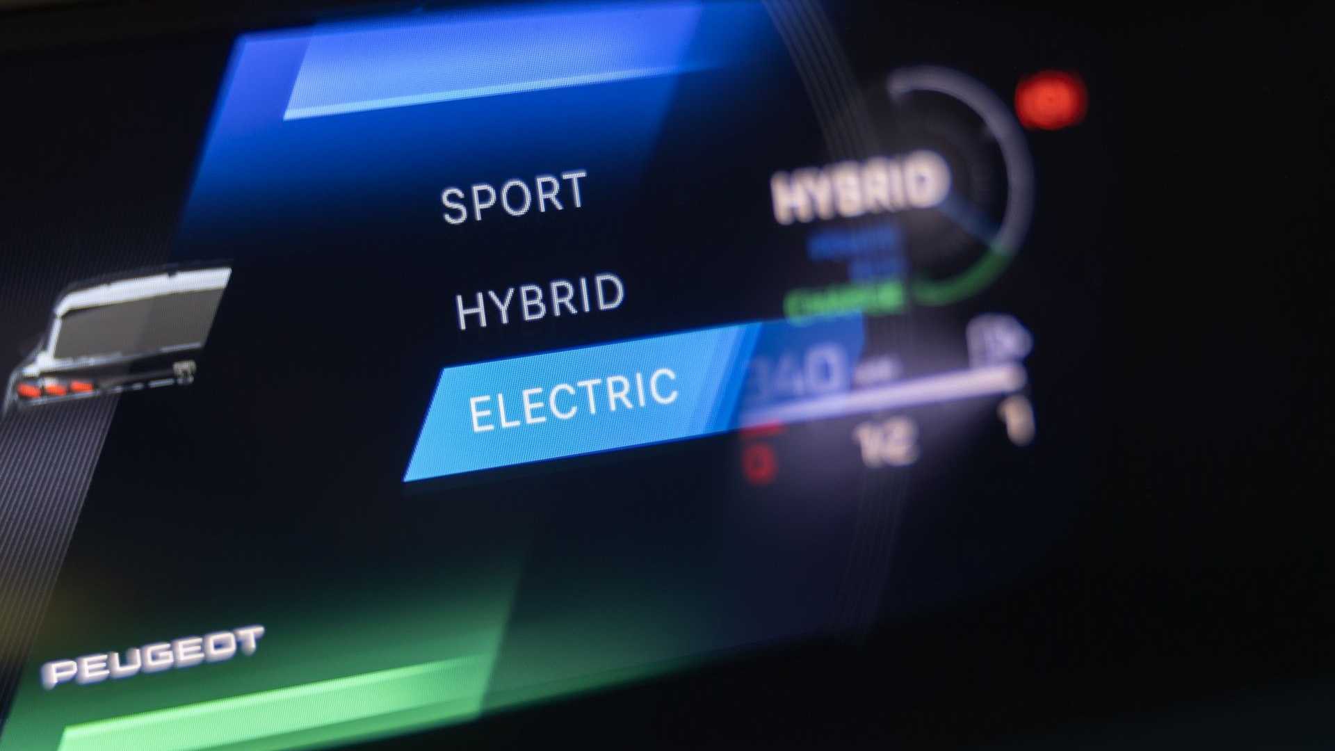 Peugeot 408 Prova Ibrido Plug In Consumi Come Va