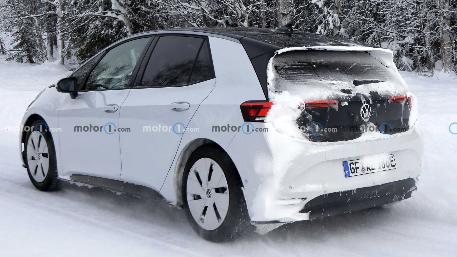 2023-volkswagen-id.3-facelift-spy-photo.jpg