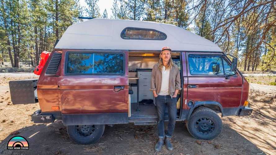 Esta Volkswagen Vanagon es una acogedora furgoneta camper