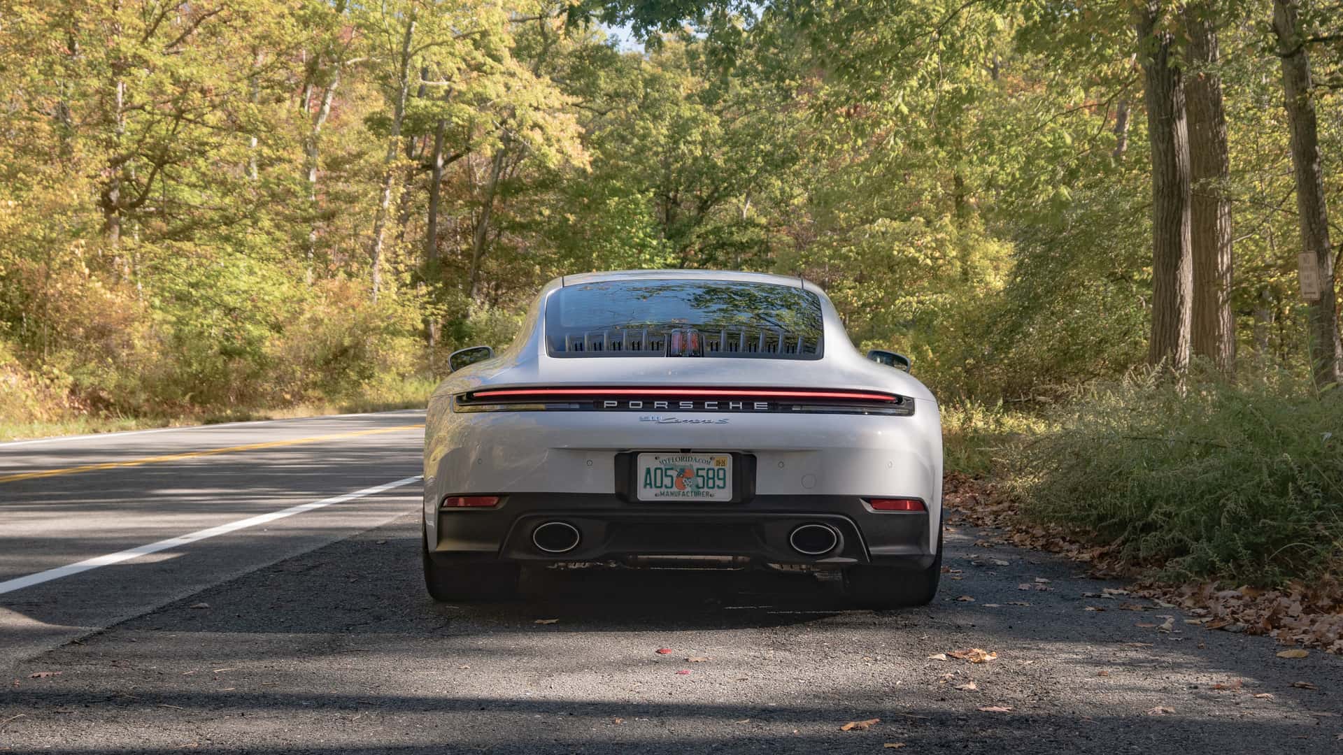https://cdn.motor1.com/images/mgl/lElzqg/s1/2025-porsche-911-carrera-s.jpg