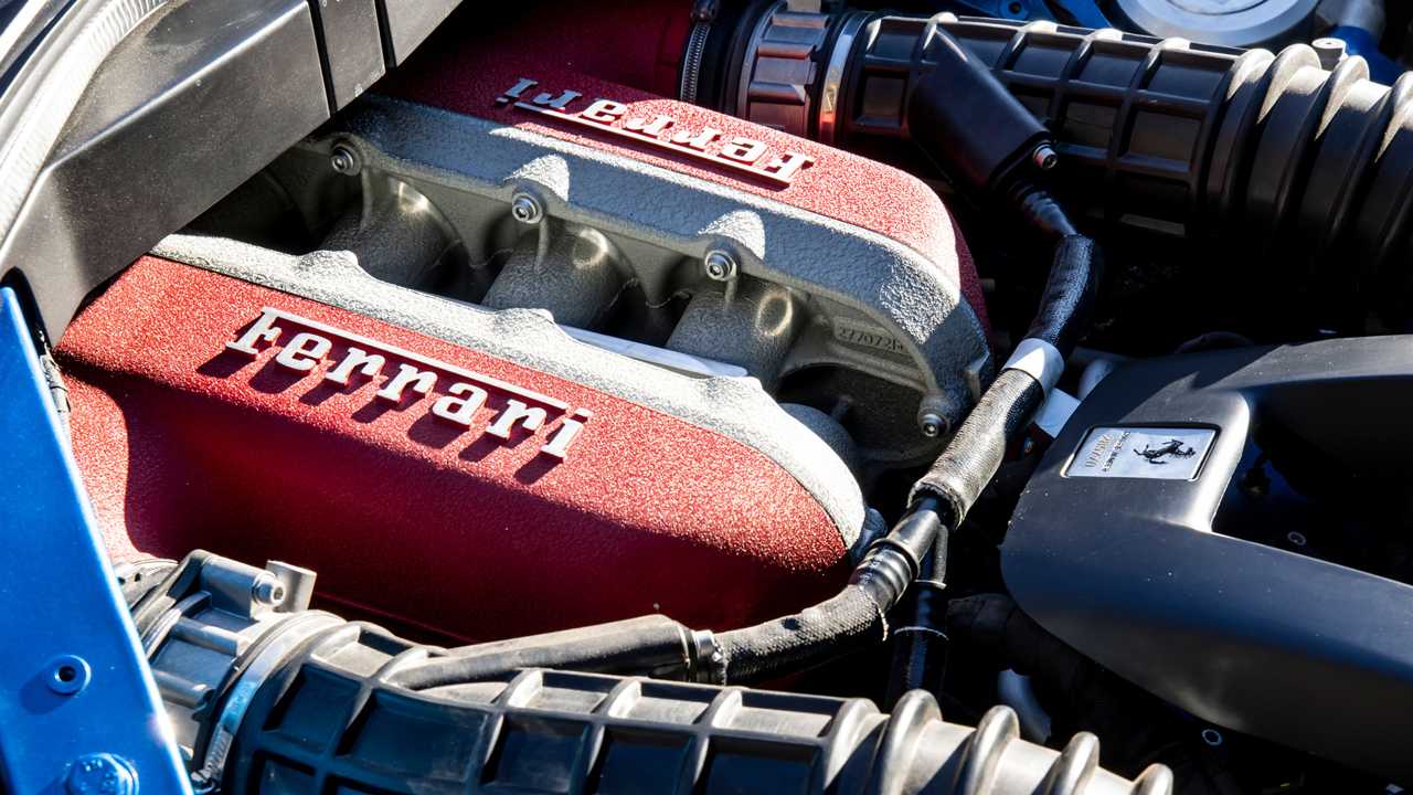 2023 Ferrari Purosangue: İlk Sürüş