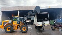 foto Pala gommata JCB 427 HT nei servizi integrati Te.Am. a Teramo