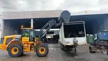 foto Pala gommata JCB 427 HT nei servizi integrati Te.Am. a Teramo