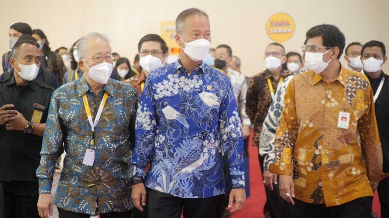 Menperin kunjungi Jakarta Auto Week 2022