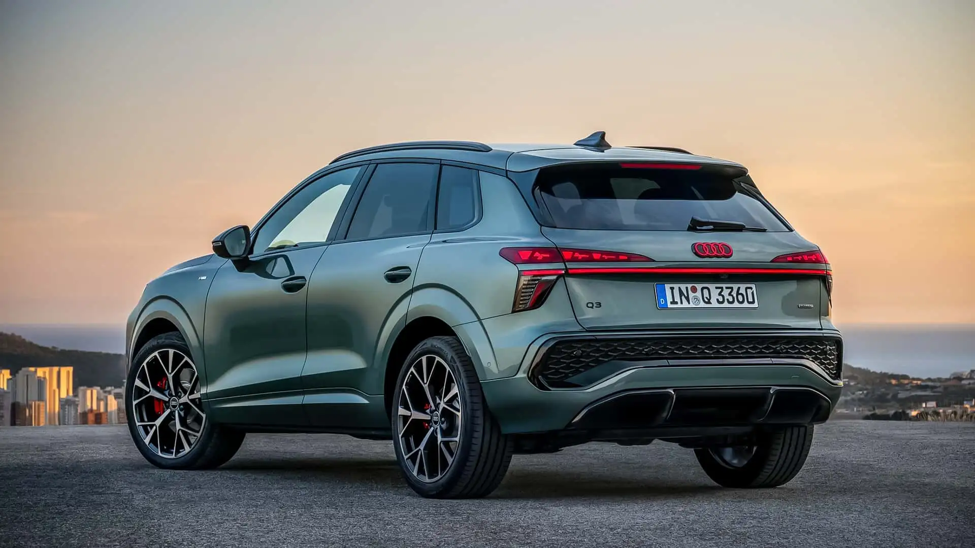 https://cdn.motor1.com/images/mgl/lEqRyg/s1/audi-q3-2025.webp