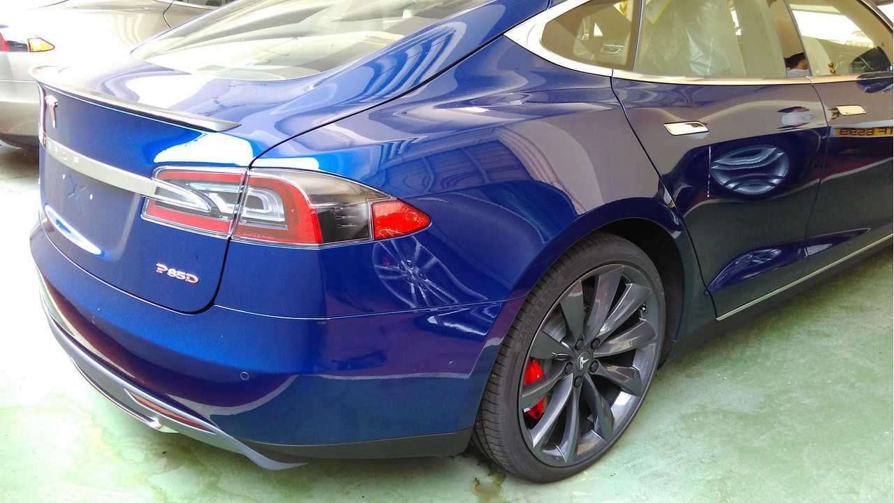 Blue P85D being prepared for the new owners to collect (via Locky)
