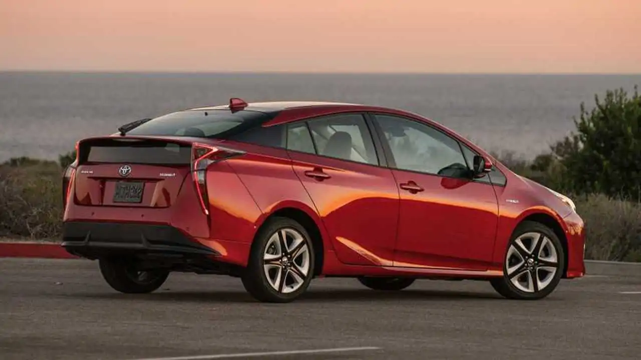 Top Ev Story Of 2018 How Tesla Killed The Conventional Toyota Prius