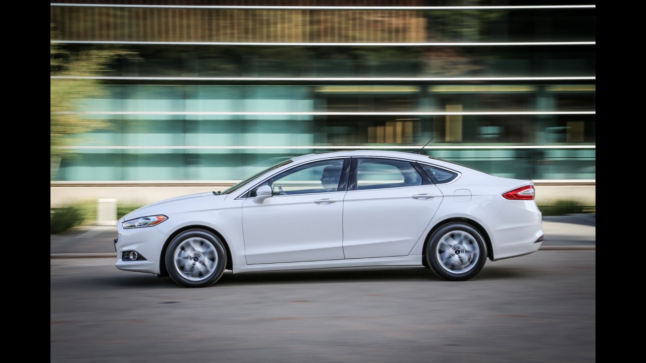 Teste CARPLACE: Altima encara Fusion pela vaga na diretoria