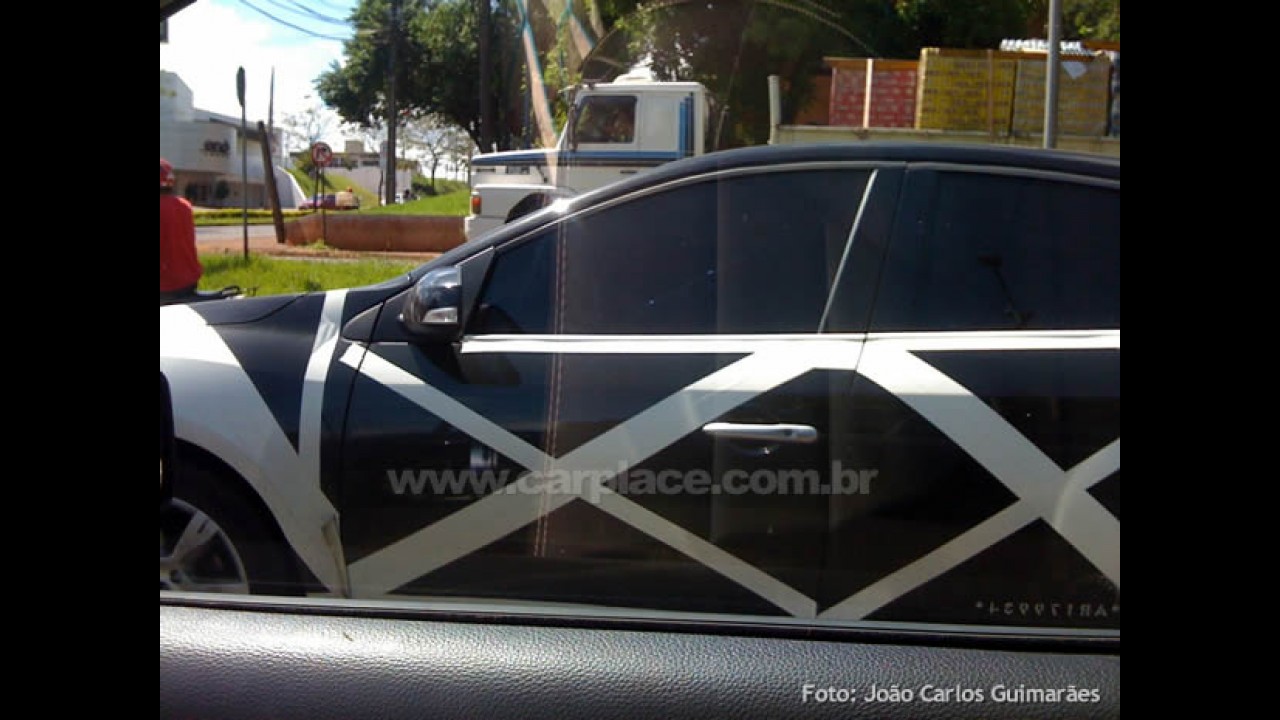 Segredo: Leitor flagra o Novo Renault Mégane (Fluence) rodando camuflado no Brasil