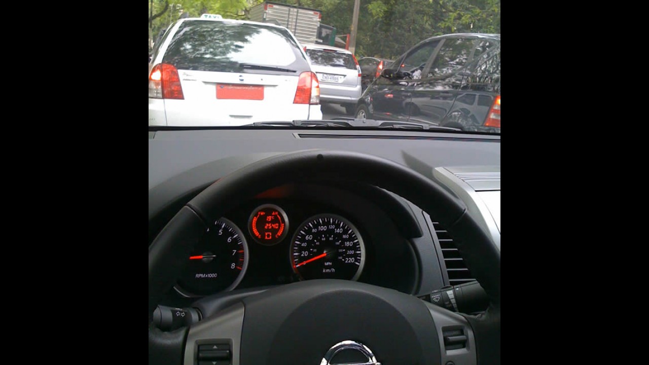 Garagem CARPLACE: Vida a bordo do Sentra CVT no trânsito