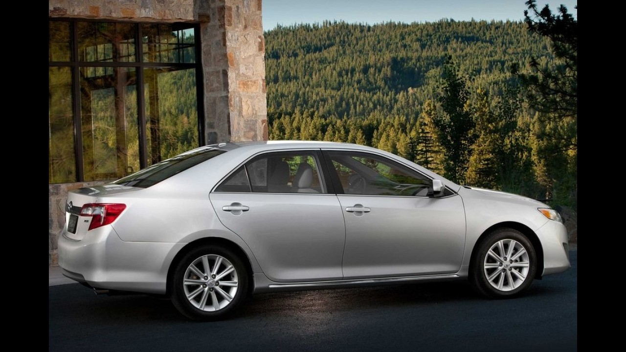 Toyota apresentará novo Camry no Brasil entre os dias 14 e 16 de março