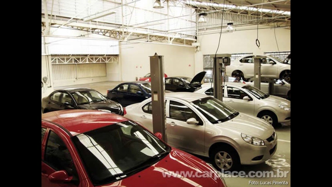 Preparando o lançamento: Novas fotos mostram os chineses JAC J3 hatch e sedan no Brasil