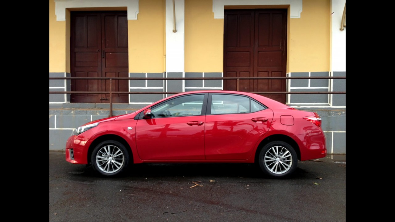 Apresentação: novo Toyota Corolla 2015 quer voltar a liderar