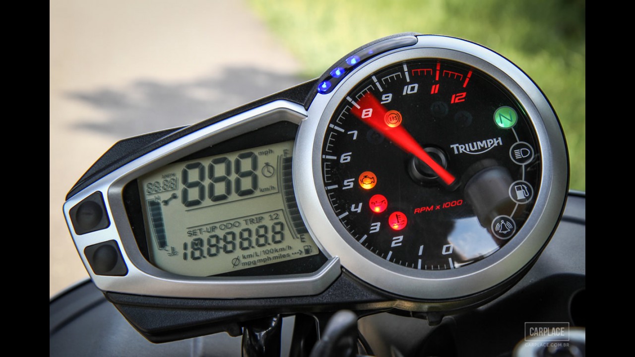 Avaliação: Triumph Speed Triple - A naked Inglesa tem sangue quente