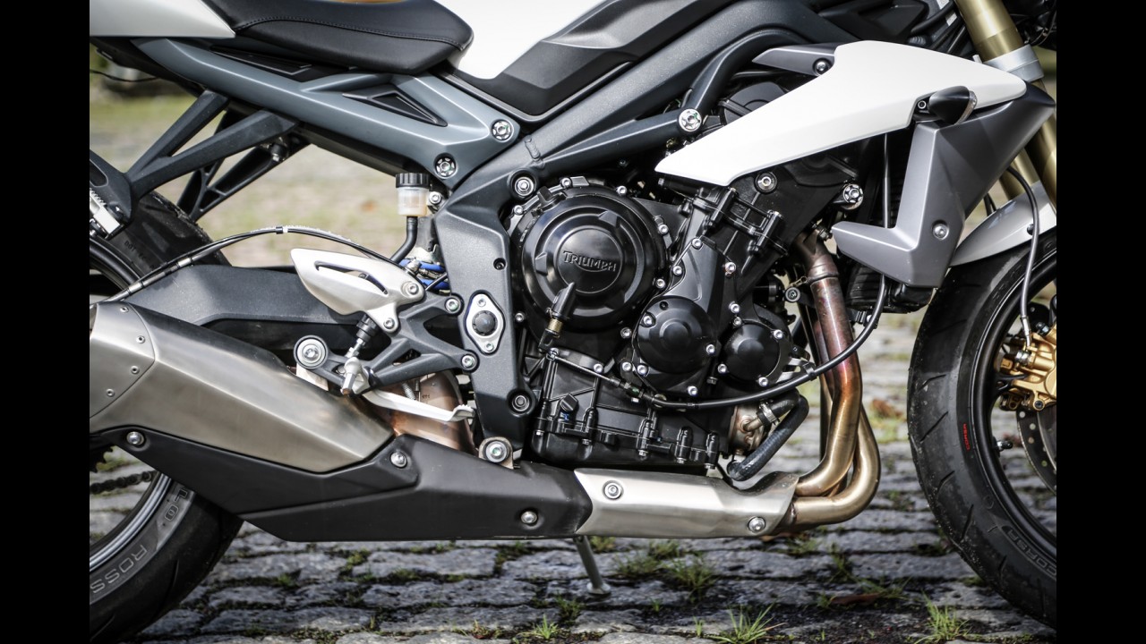 Avaliação: leve e fogosa, Triumph Street Triple é diversão garantida