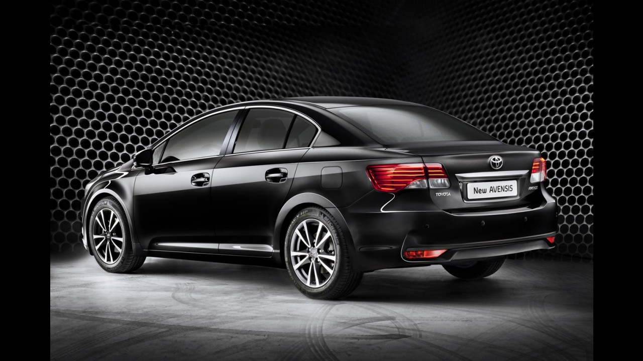 Salão de Frankfurt: Toyota apresenta Avensis 2012 com visual reestilizado